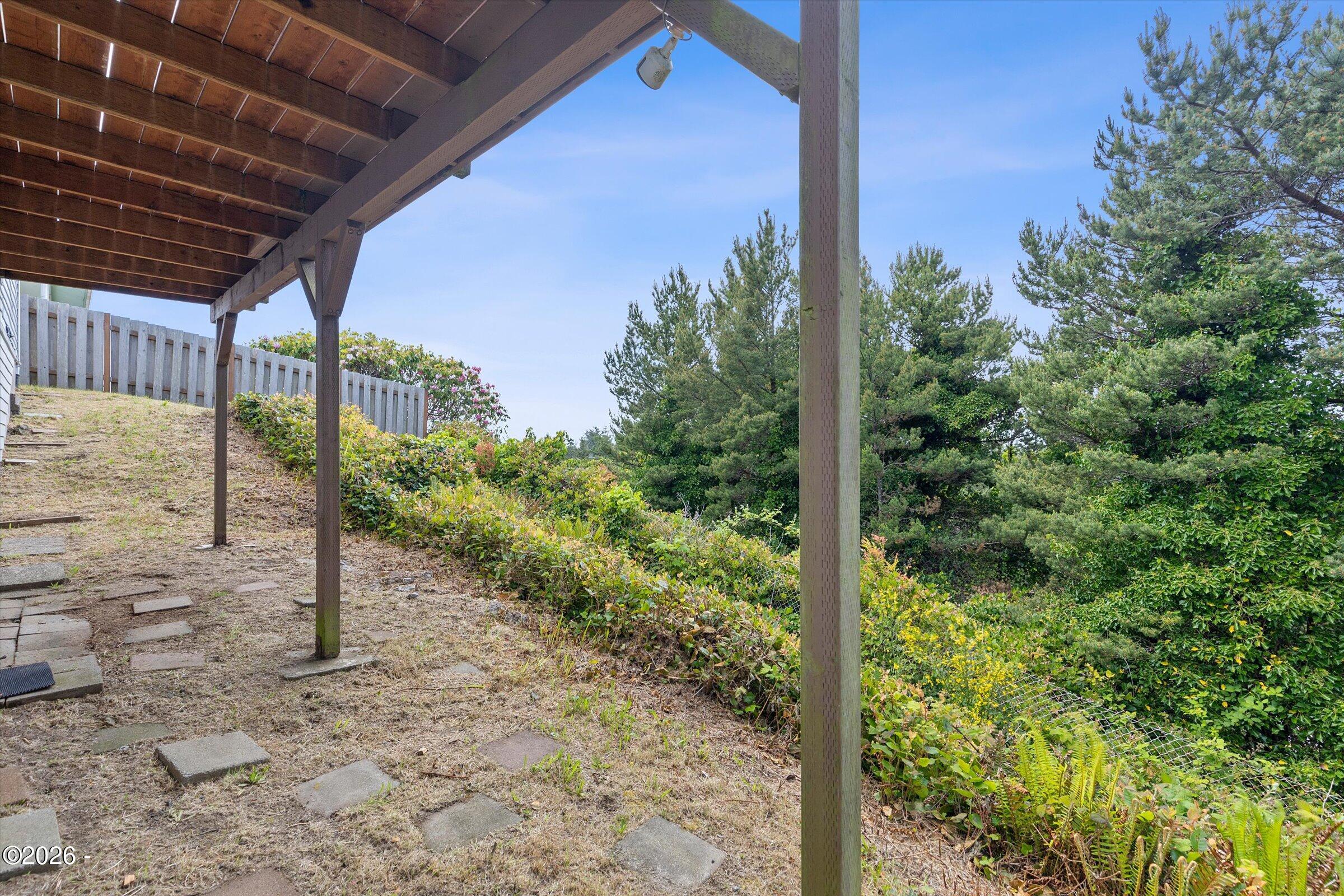 1810 Northwest View Ridge Drive Waldport, OR 97394 - Photo 33 of 40 Backyard area