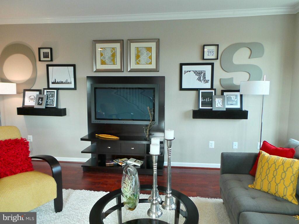 7960 Blue Stream Drive Elkridge, MD 21075 - Photo 3 of 23 Living Room