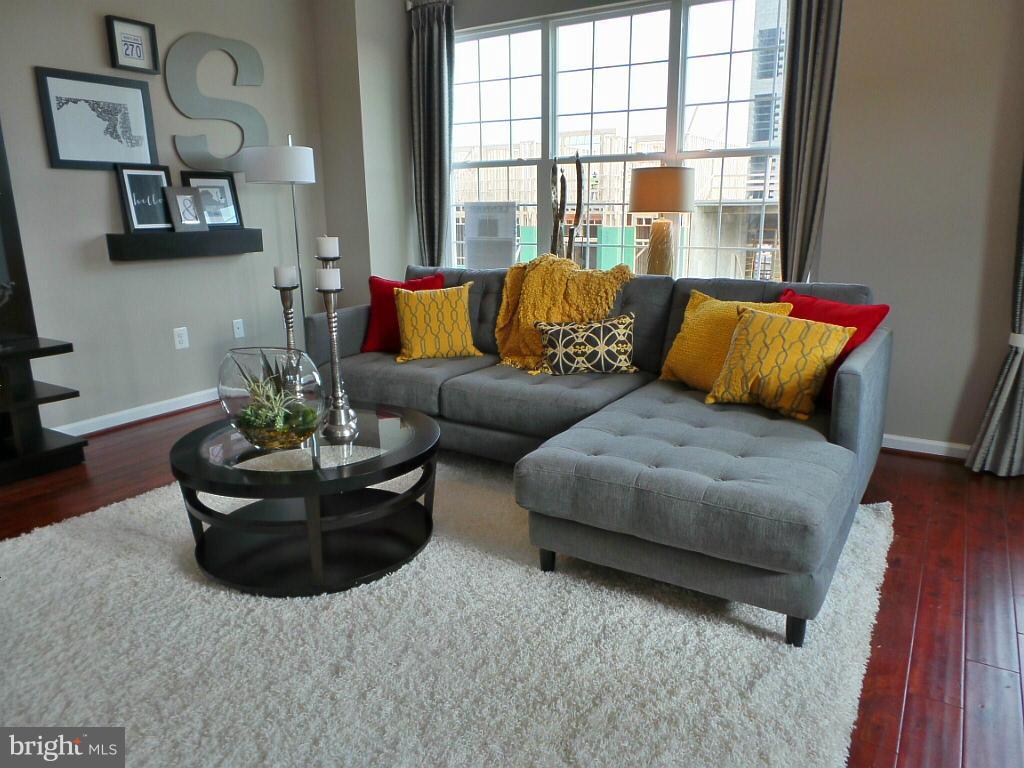 7960 Blue Stream Drive Elkridge, MD 21075 - Photo 4 of 23 Living Room