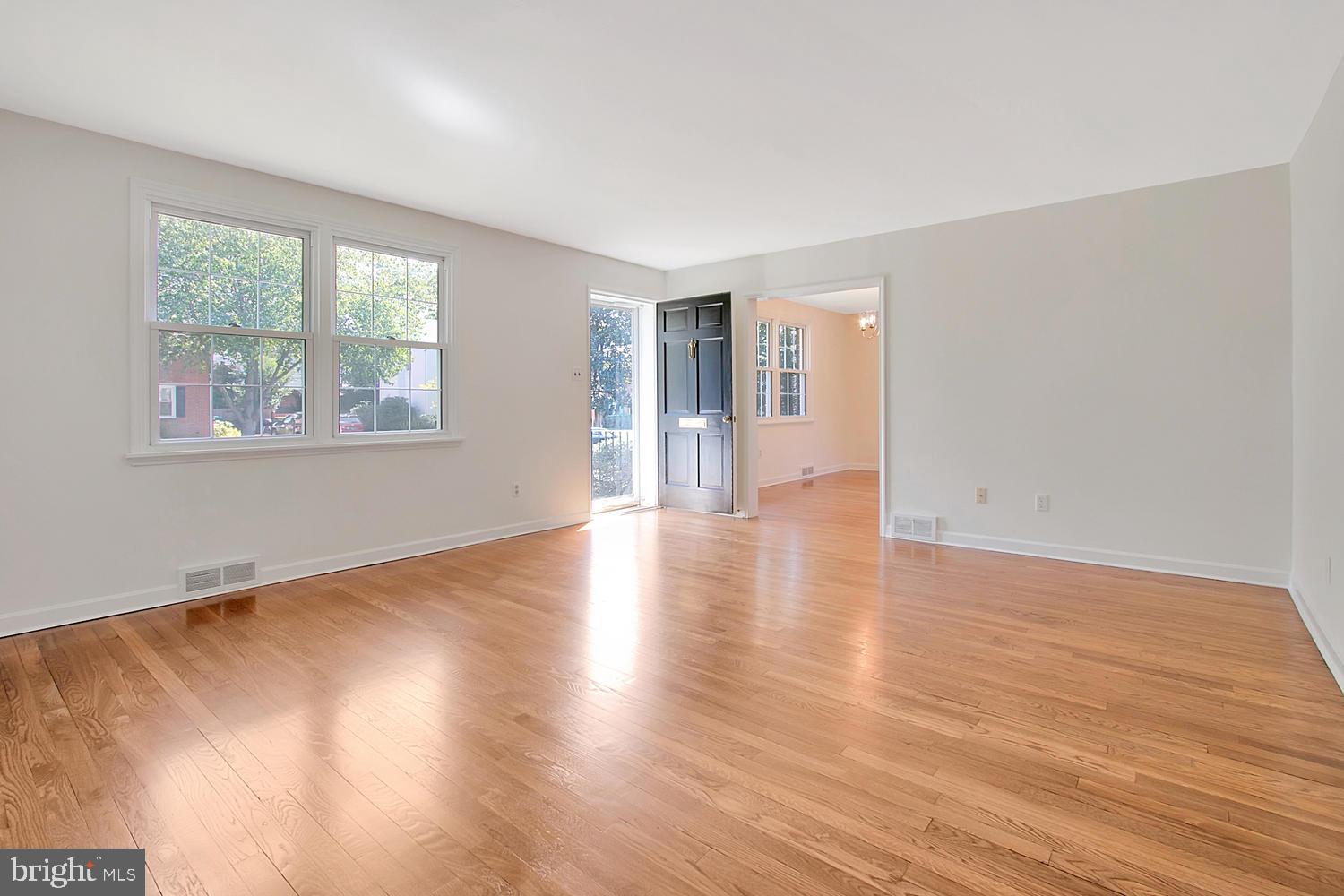 2206 Thomas Road Wilmington, DE 19803 - Photo 4 of 23 Large window allows for plenty of light