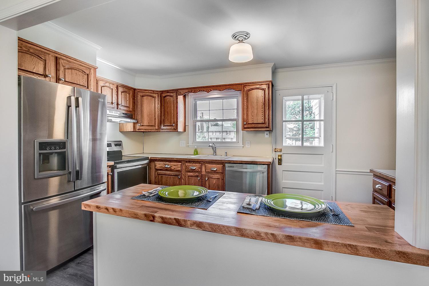 2206 Thomas Road Wilmington, DE 19803 - Photo 7 of 23 Open concept kitchen