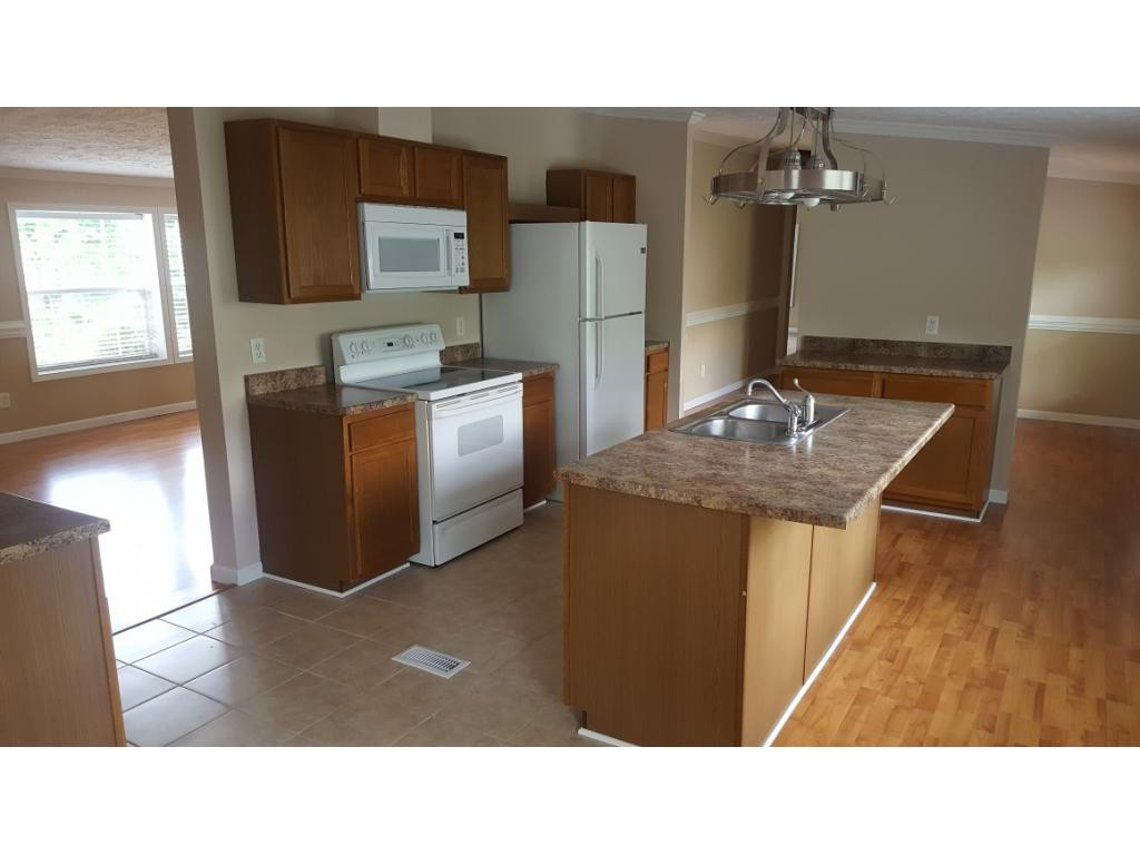 305 Stage Road Kingsport, TN 37664 - Photo 11 of 27 Photo 11