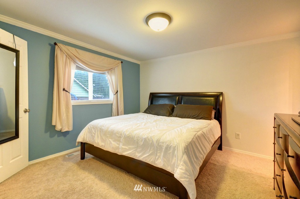20919 Elberta Road Lynnwood, WA 98036 - Photo 13 of 21 Gallery Image 13