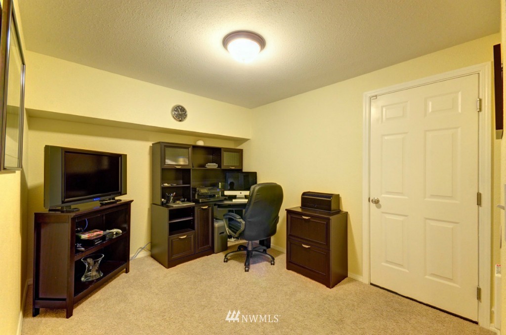 20919 Elberta Road Lynnwood, WA 98036 - Photo 8 of 21 Gallery Image 8