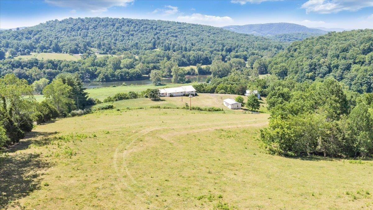 2162 Reed Creek Drive Draper, VA 24324 - Photo 46 of 67 Gallery Image 46