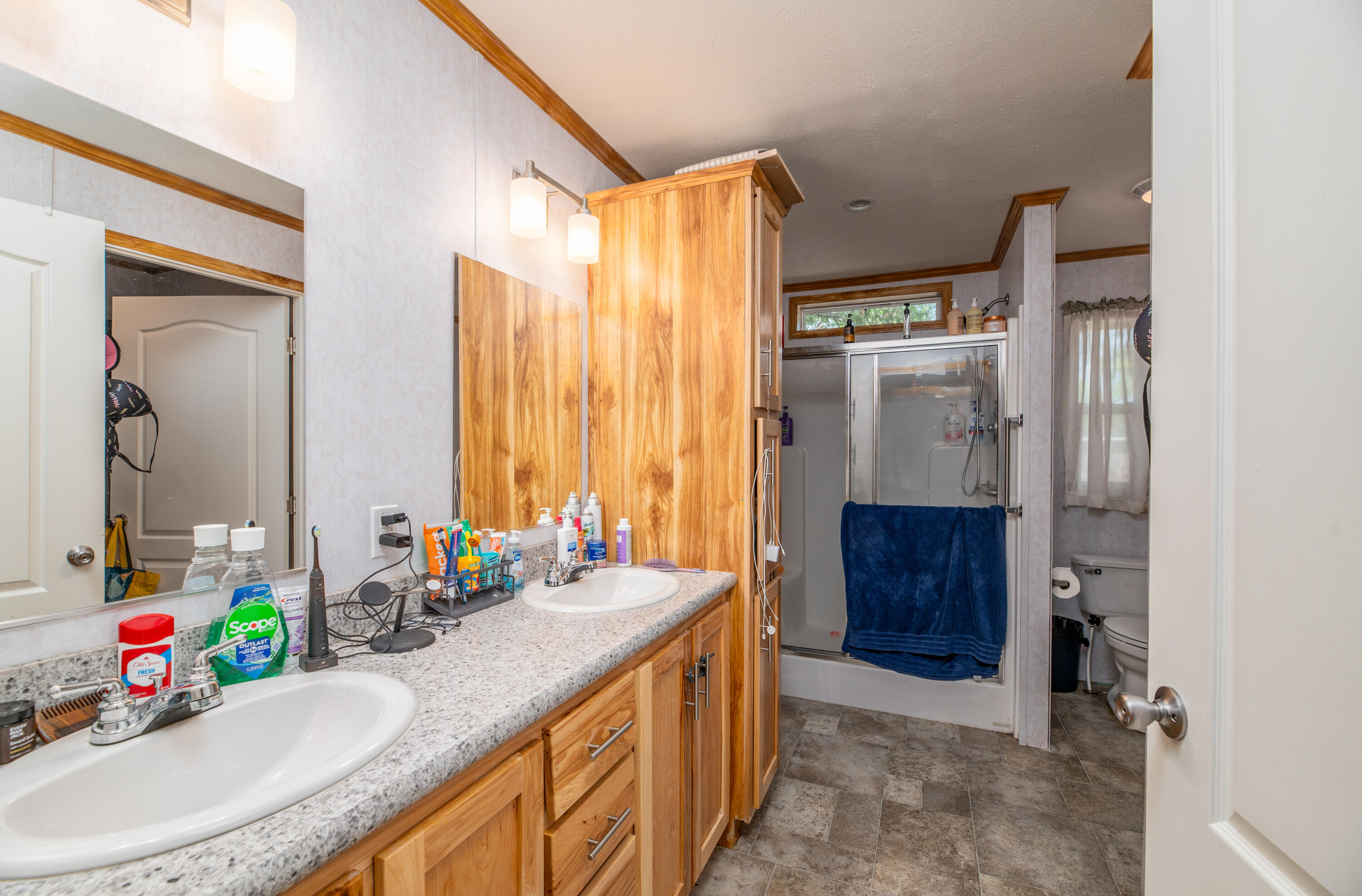 199 Neck Road Waterville, ME 04901 - Photo 18 of 37 19 Primary Ensuite