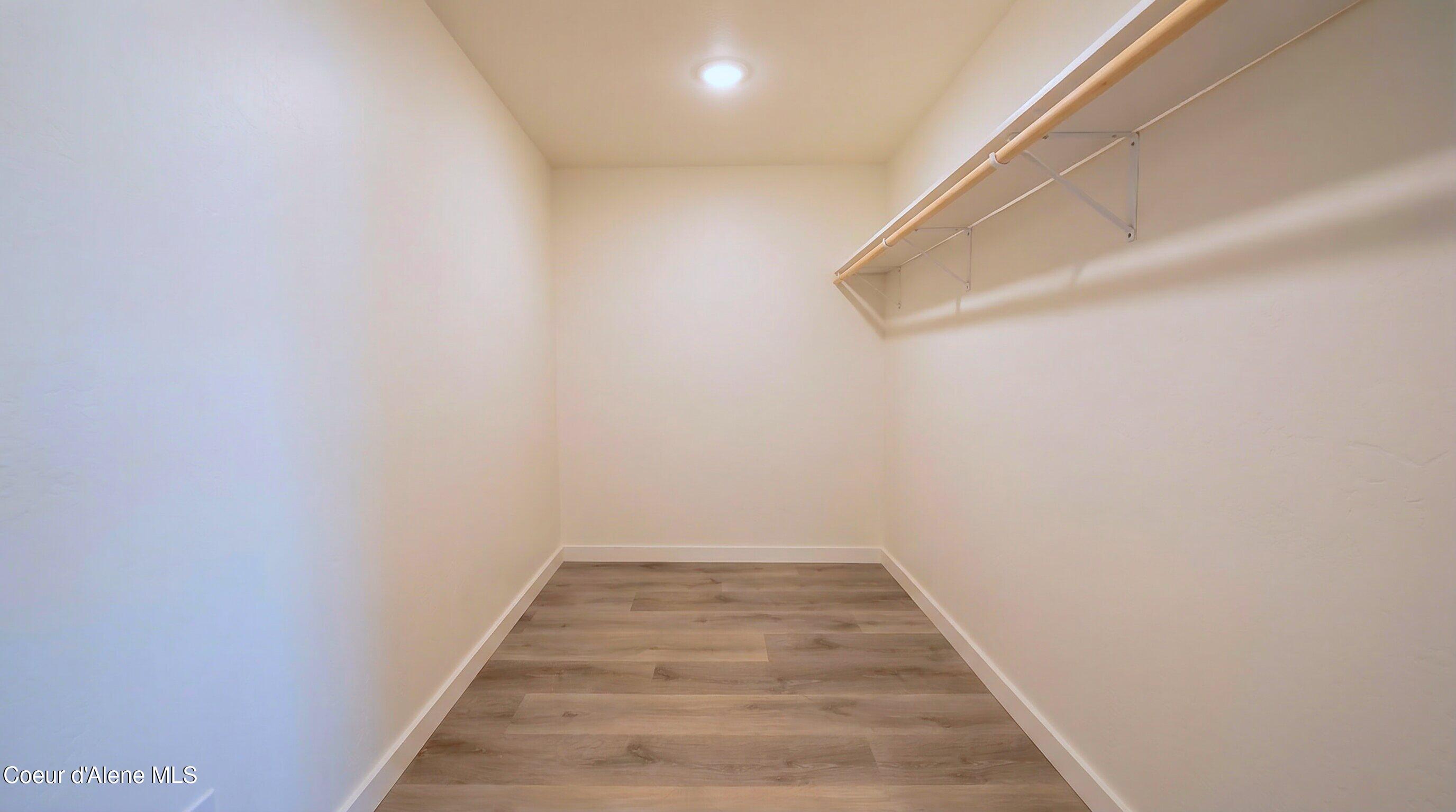 389 Hardy Loop Bonners Ferry, ID 83805 - Photo 12 of 18 Master Closet_Wide Angle (1)