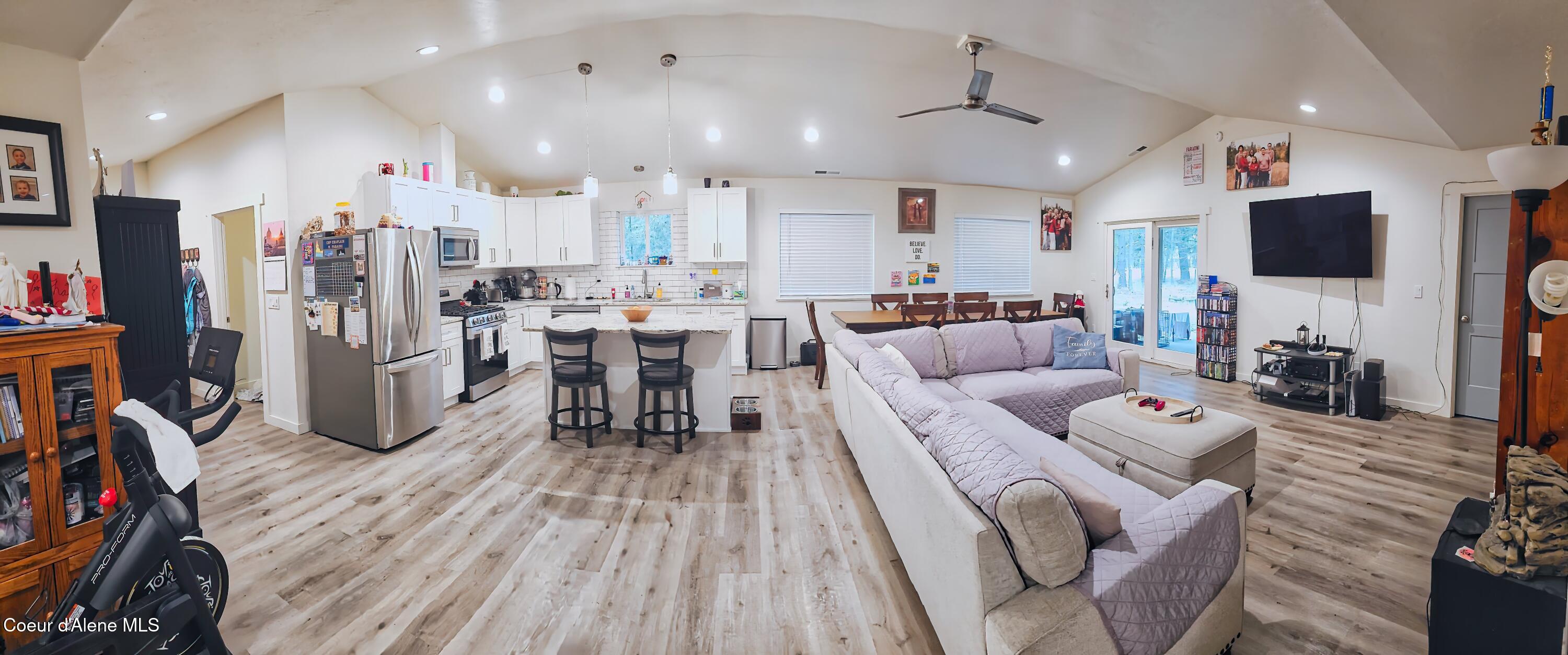 389 Hardy Loop Bonners Ferry, ID 83805 - Photo 7 of 18 20260129_130911