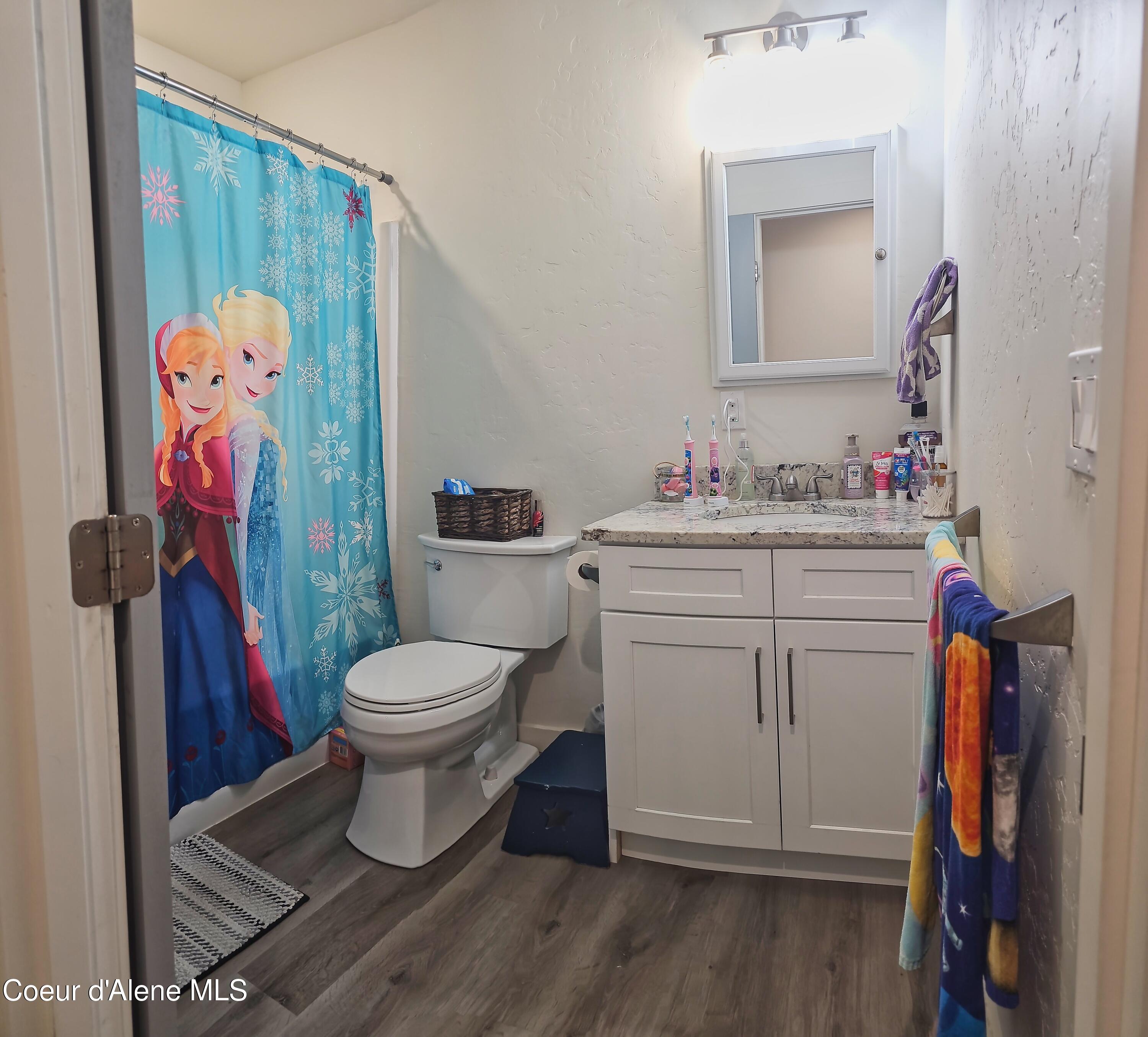 389 Hardy Loop Bonners Ferry, ID 83805 - Photo 8 of 18 Additional Bathroom