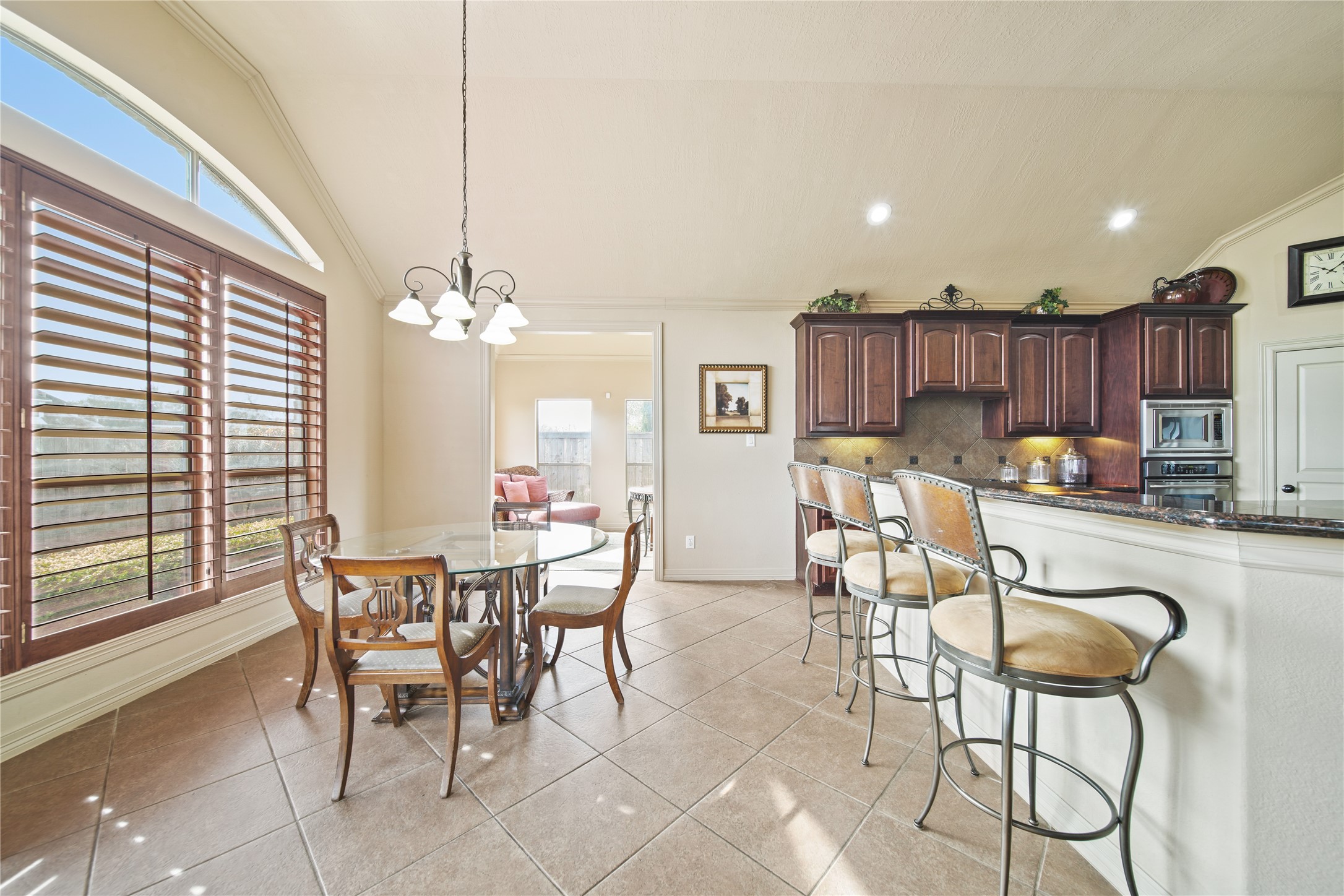 3414 Rue Orleans Missouri City, TX 77459 - Photo 22 of 46 a dining room with furniture and window
