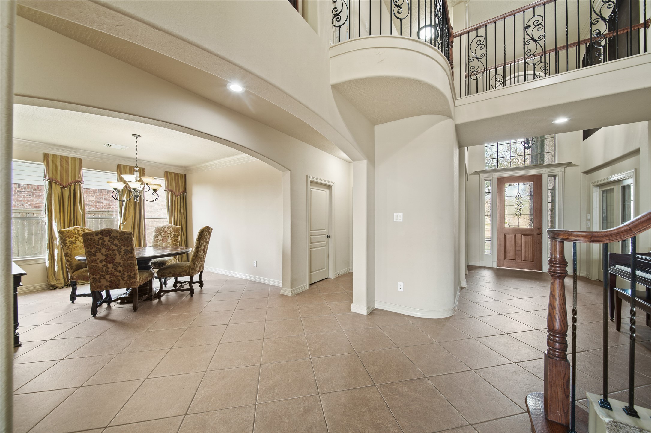 3414 Rue Orleans Missouri City, TX 77459 - Photo 9 of 46 a view of a livingroom with furniture and furniture