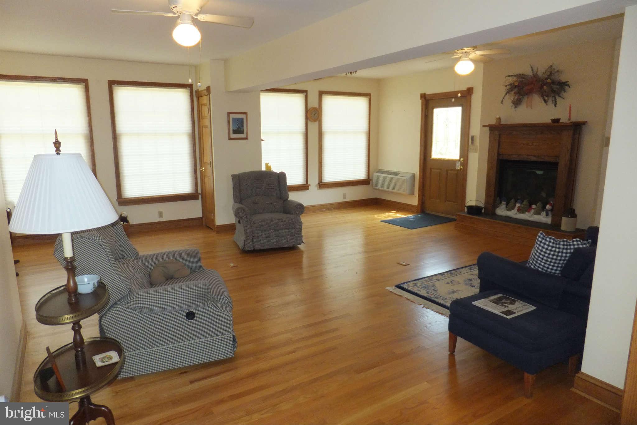 22700 Ridge Road Clarksburg, MD 20871 - Photo 2 of 30 Family Room