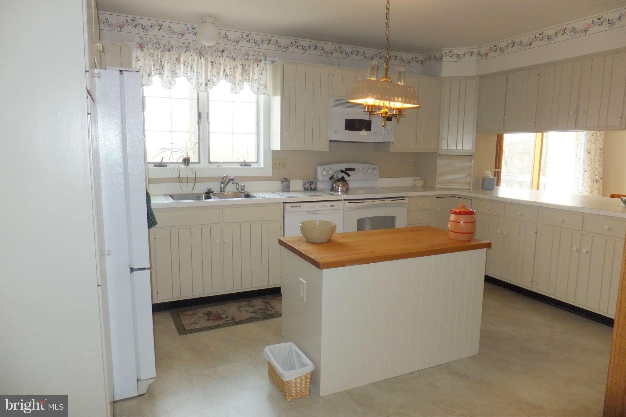 22700 Ridge Road Clarksburg, MD 20871 - Photo 4 of 30 Kitchen