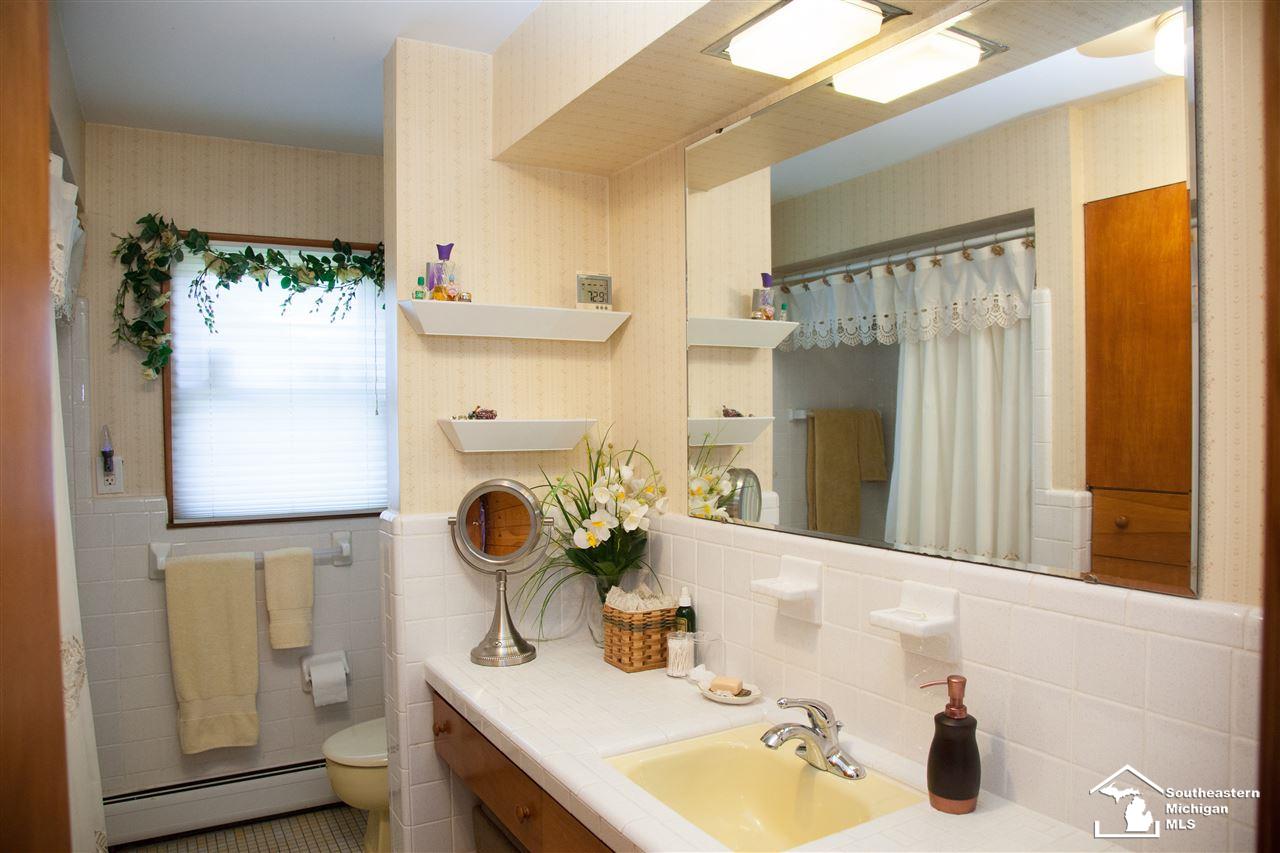 10487 Grafton Road Carleton, MI 48117 - Photo 41 of 54 31352619-40.JPG