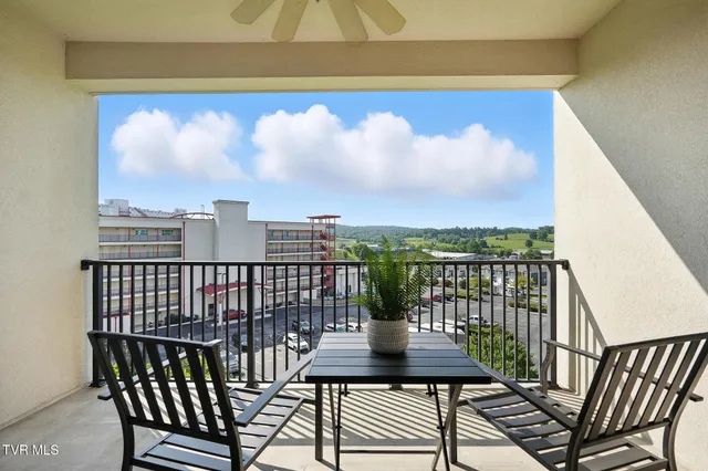 $228,000 | 210 Raceday Center Drive, Unit 1306, Bristol, TN 37620