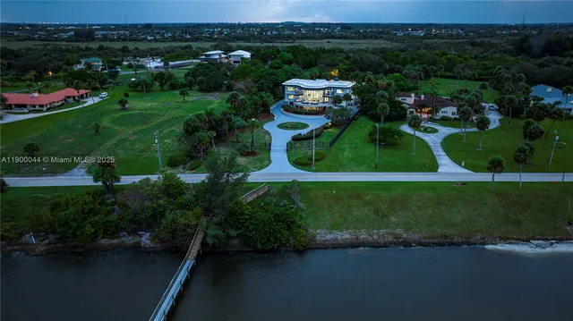 $4,600,000 | 2827 South Indian River Drive, Fort Pierce, FL 34982