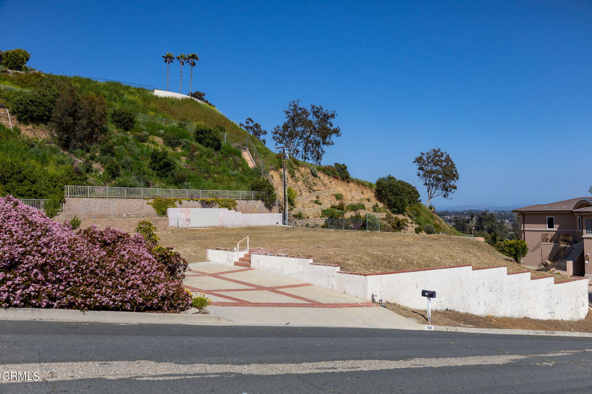 628 Whitecap Drive Ventura, CA 93003 - Photo 3 of 30 a view of a basketball court