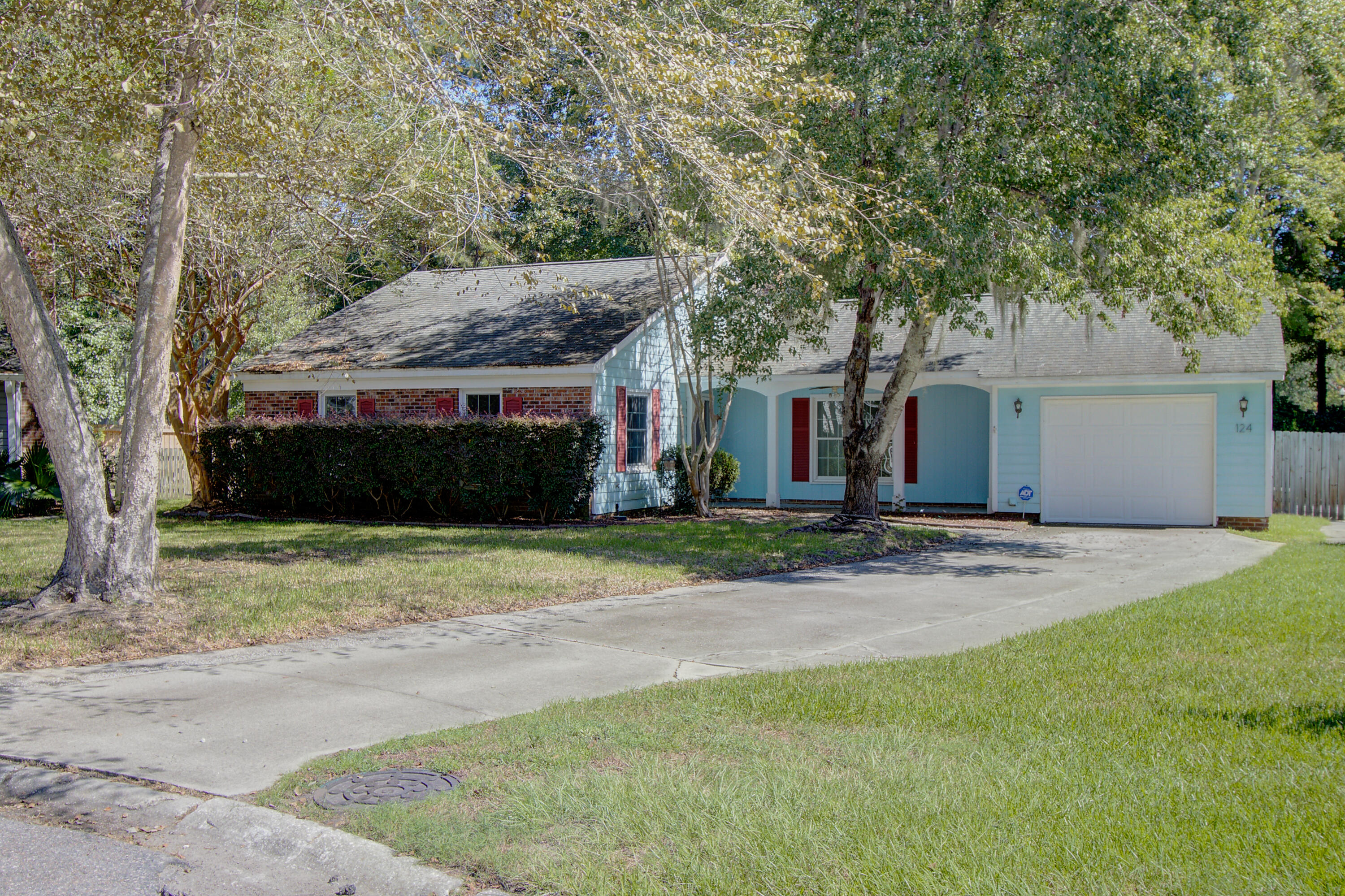 124 Hamlet Road Summerville, SC 29485 - Photo 2 of 28 09282026--033