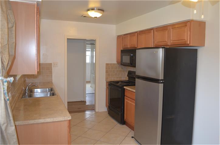 7031 Neff Street Houston, TX 77074 - Photo 4 of 13