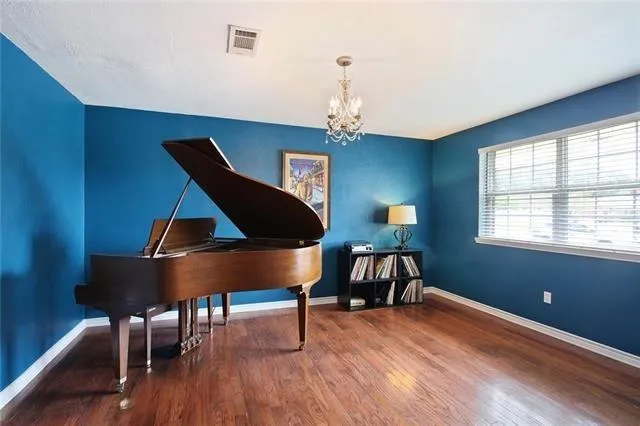 $2,300 | Undisclosed Address, Metairie, LA 70001