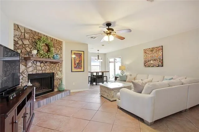 $2,300 | Undisclosed Address, Metairie, LA 70001