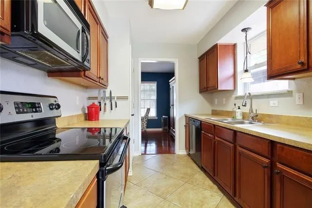 $2,300 | Undisclosed Address, Metairie, LA 70001
