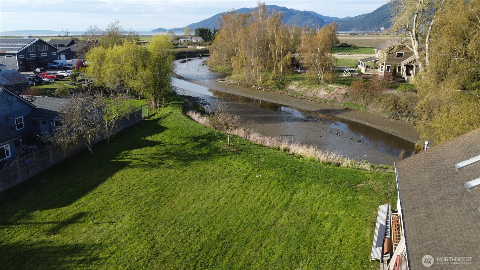 14075 Mactaggart Avenue Edison, WA 98232 - Photo 3 of 18