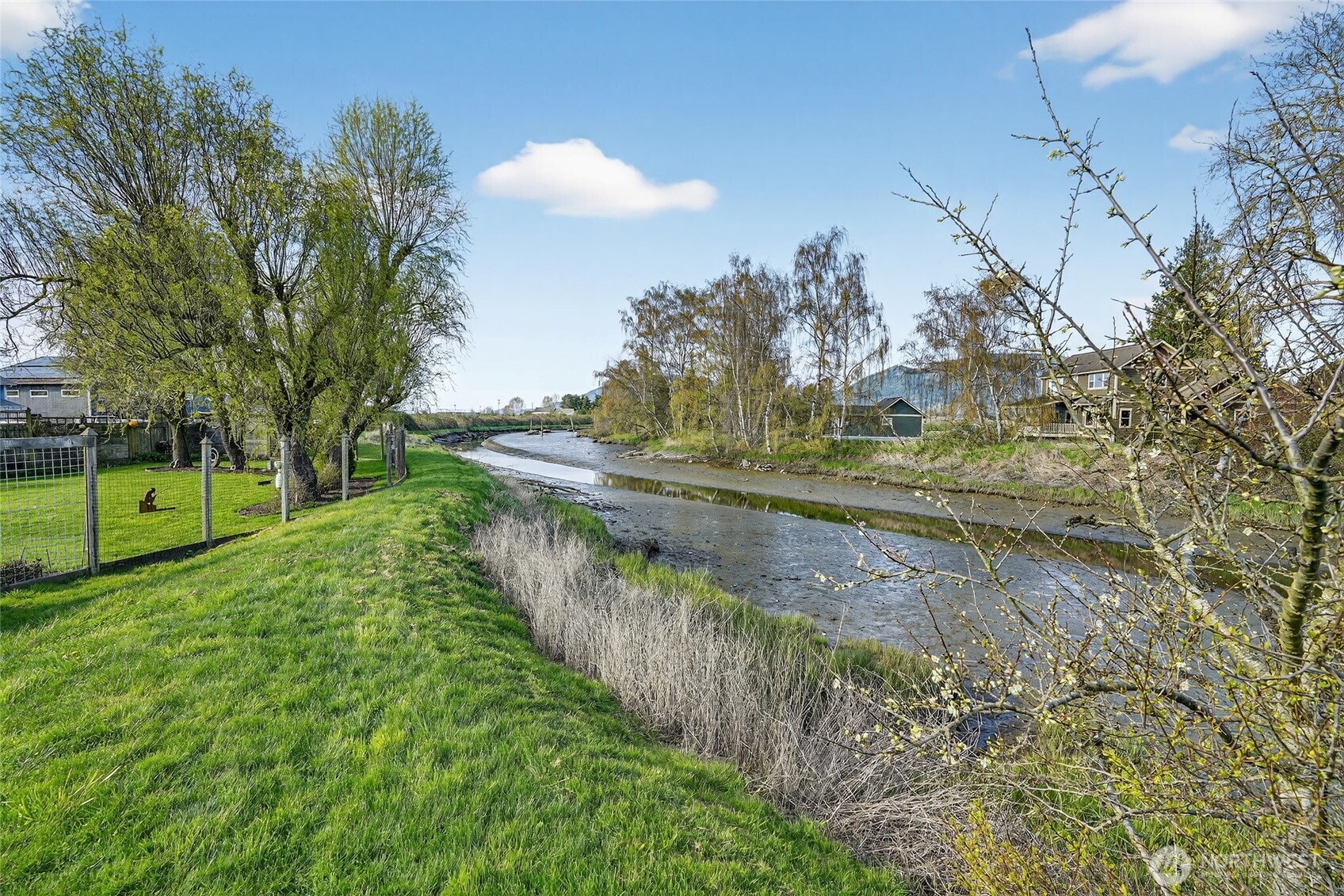 14075 Mactaggart Avenue Edison, WA 98232 - Photo 10 of 18