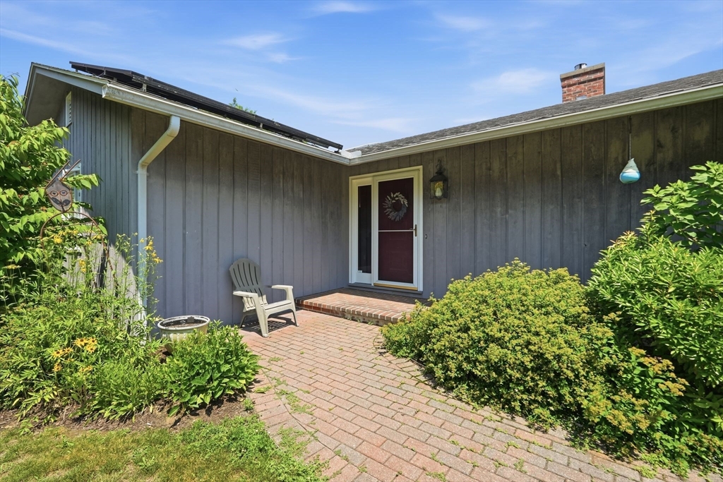 54 Sawmill Plain Road Deerfield, MA 01373 - Photo 3 of 42