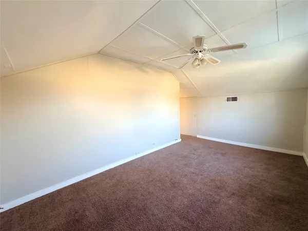 $1,300 | 3103 9th Street, Bay City, TX 77414