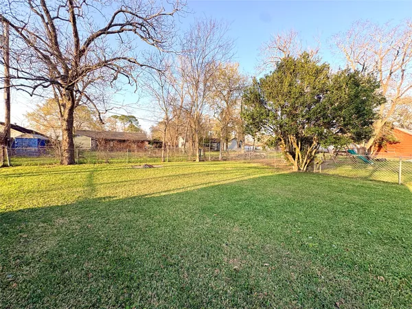 $1,300 | 3103 9th Street, Bay City, TX 77414