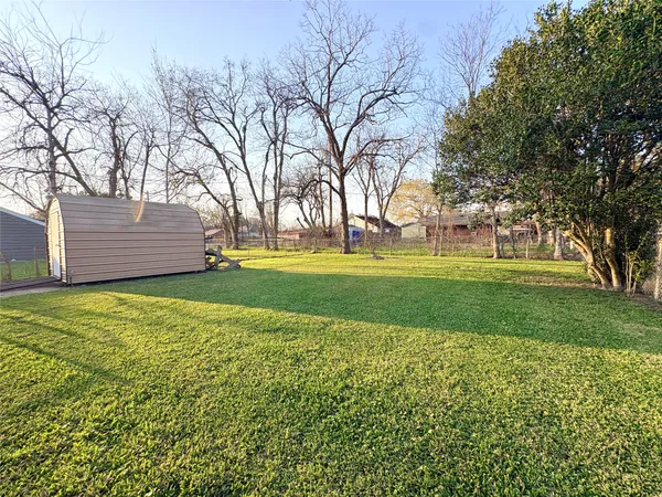 $1,300 | 3103 9th Street, Bay City, TX 77414