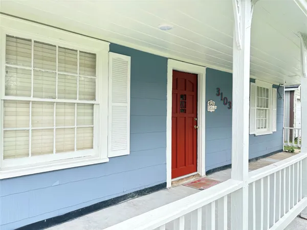$1,300 | 3103 9th Street, Bay City, TX 77414