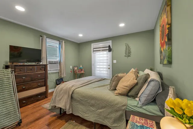 $1,200,000 | 3 Harris Avenue, Hampton, NH 03842