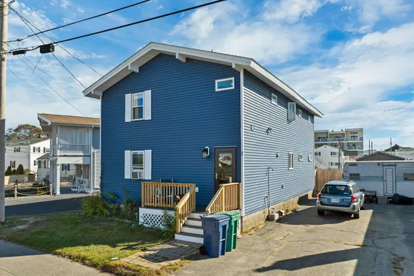 $1,200,000 | 3 Harris Avenue, Hampton, NH 03842