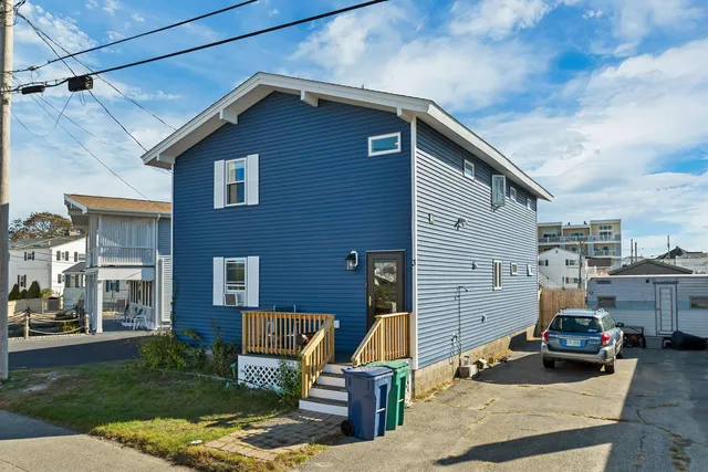 $1,200,000 | 3 Harris Avenue, Hampton, NH 03842