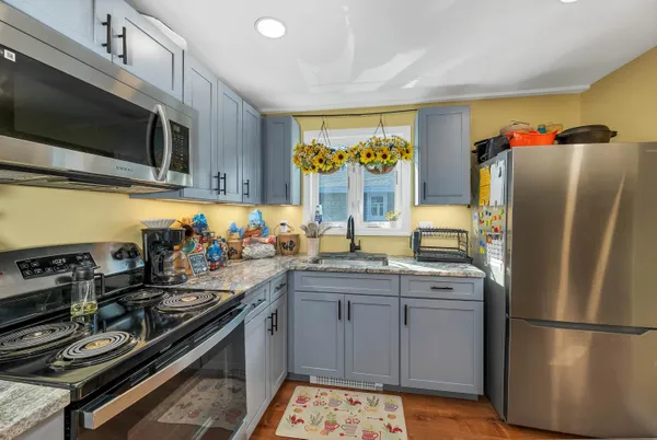 $1,200,000 | 3 Harris Avenue, Hampton, NH 03842
