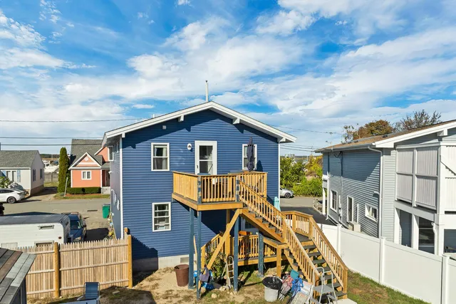 $1,200,000 | 3 Harris Avenue, Hampton, NH 03842