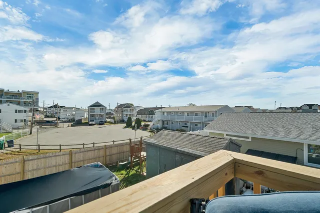 $1,200,000 | 3 Harris Avenue, Hampton, NH 03842