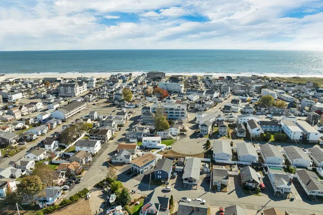 $1,200,000 | 3 Harris Avenue, Hampton, NH 03842