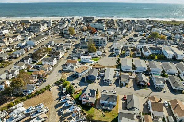 $1,200,000 | 3 Harris Avenue, Hampton, NH 03842