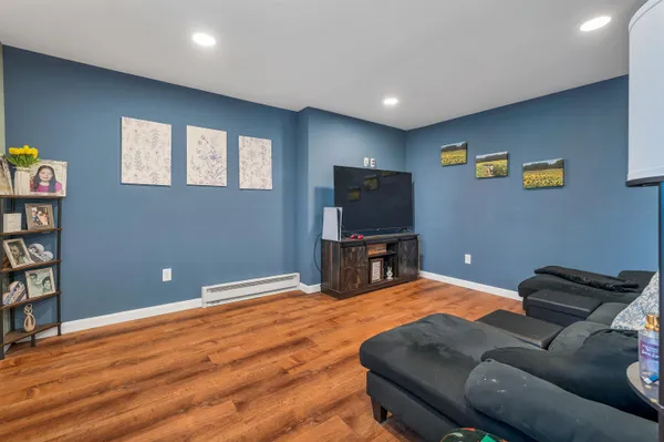 $1,200,000 | 3 Harris Avenue, Hampton, NH 03842
