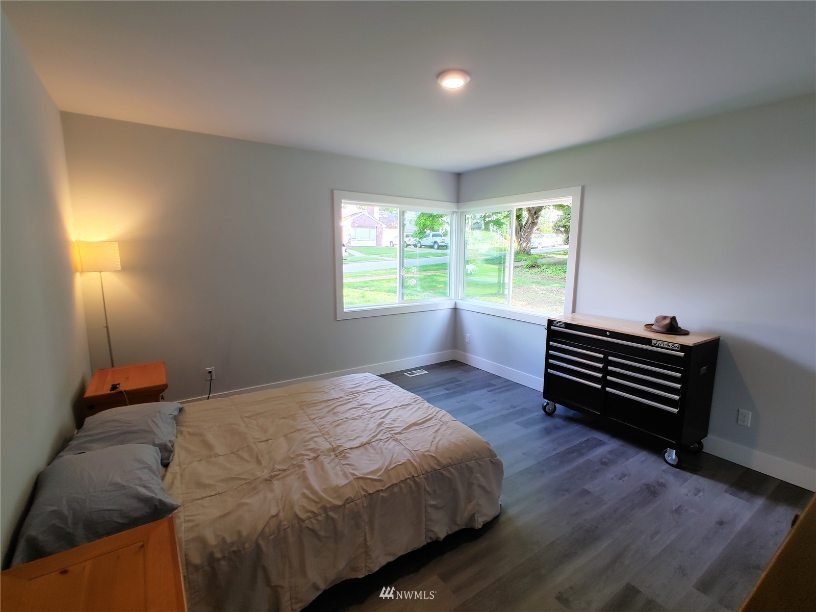3506 Rockefeller Avenue Everett, WA 98201 - Photo 13 of 27 a bed sitting in a bedroom next to a window