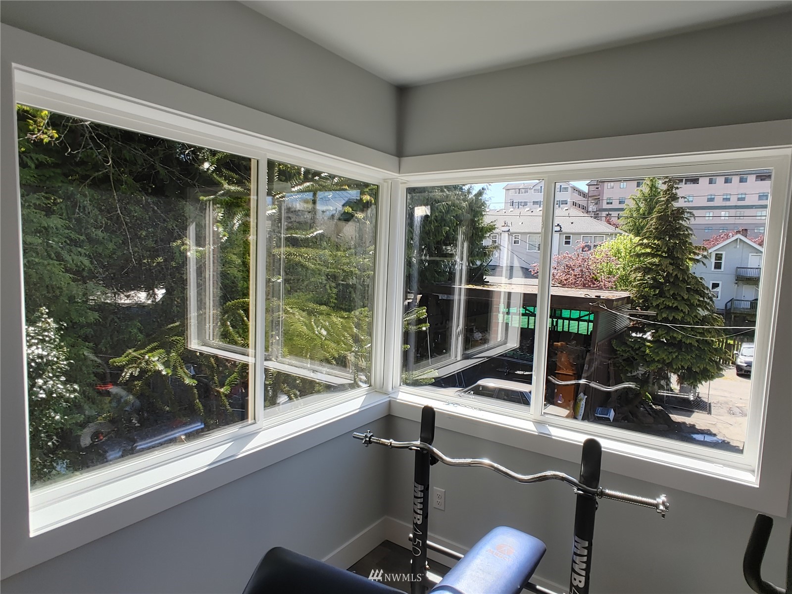 3506 Rockefeller Avenue Everett, WA 98201 - Photo 21 of 27 a view of a room with a large window