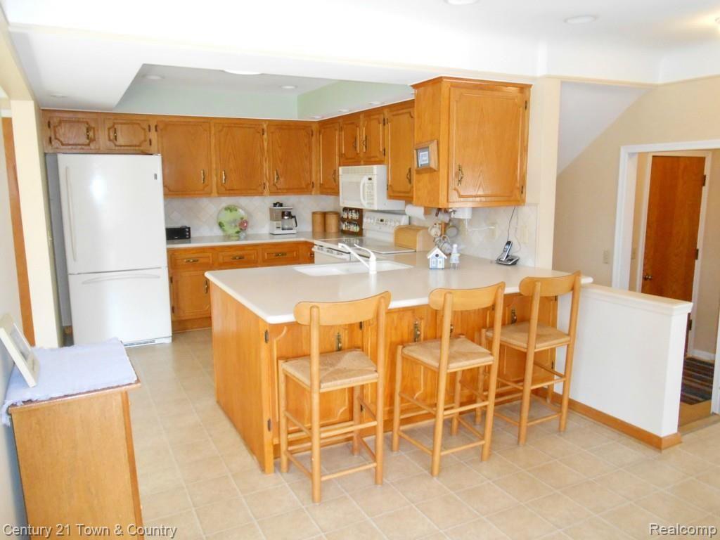 685 Lynndale Court Rochester, MI 48309 - Photo 13 of 56 Kit 3.jpg