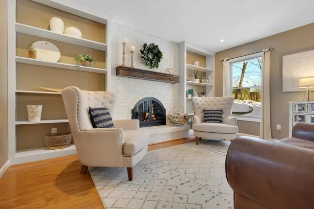 $469,900 | 12 Knoll Lane, Burnsville, MN 55337