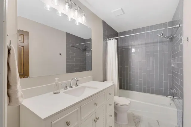 $469,900 | 12 Knoll Lane, Burnsville, MN 55337