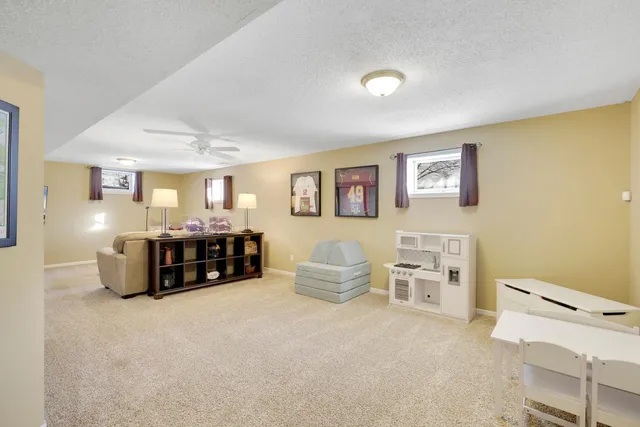 $469,900 | 12 Knoll Lane, Burnsville, MN 55337