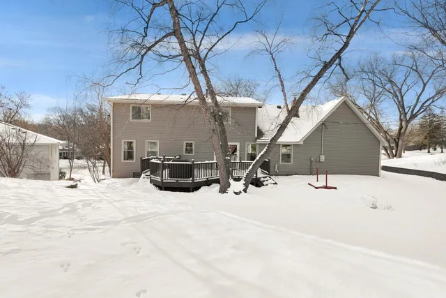 $469,900 | 12 Knoll Lane, Burnsville, MN 55337