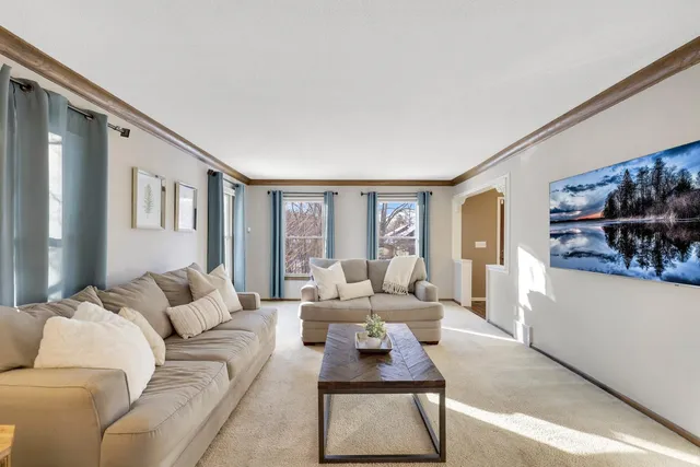 $469,900 | 12 Knoll Lane, Burnsville, MN 55337